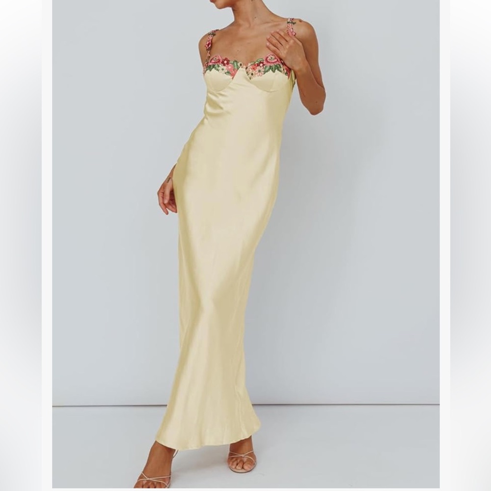 Yellow satin embroidered maxi dress - medium